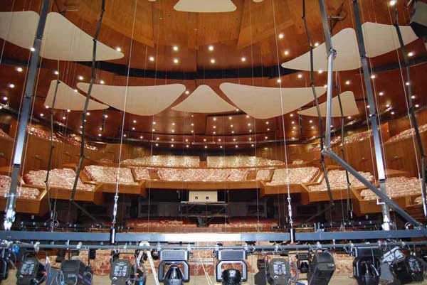 kazakhstan_concert_hall_s020310_5