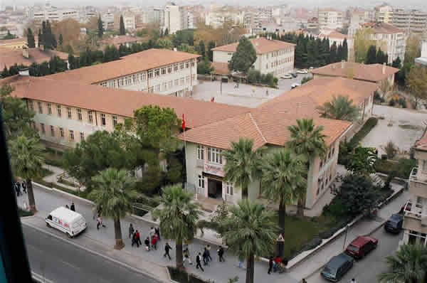 Yurdanur’un Heykelleri Kız Meslek Lisesinin Failleri