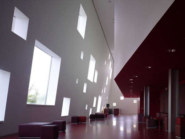 Amphion-12