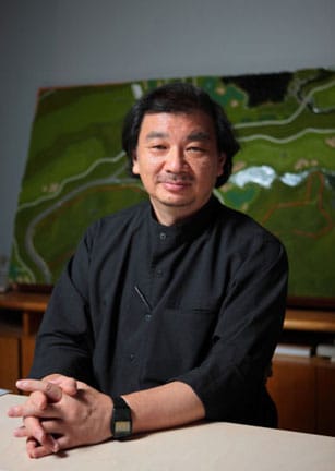 Shigeru Ban Pritzker Mimarlık Ödülünü kazandı.