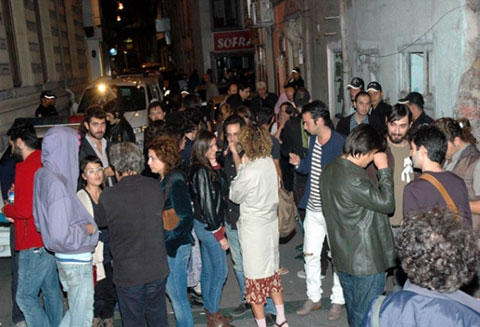 tophane-galeri-baskin1.jpg