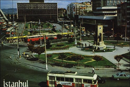 Kent ve iktidarların meydan korkusu